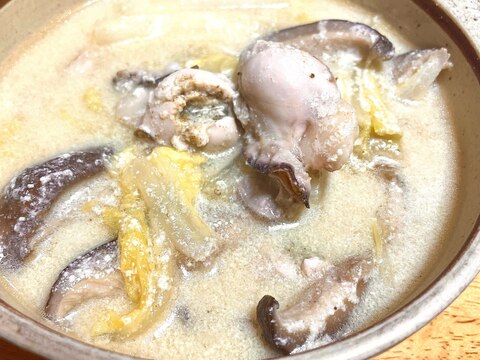 冷凍牡蠣の豆乳スープ